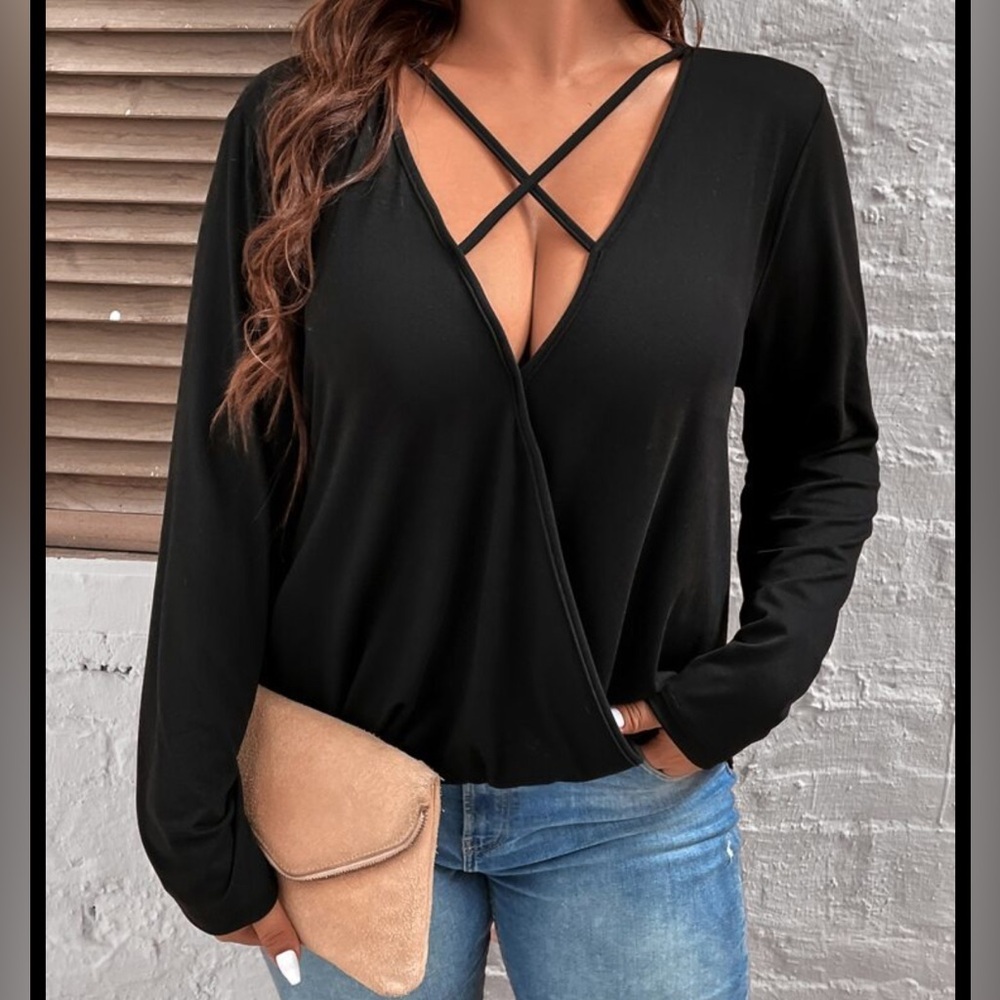 ANGIE Blouse Womens Black Long Sleeve Criss Cross Deep V-Neck Faux Wrap Top NWT